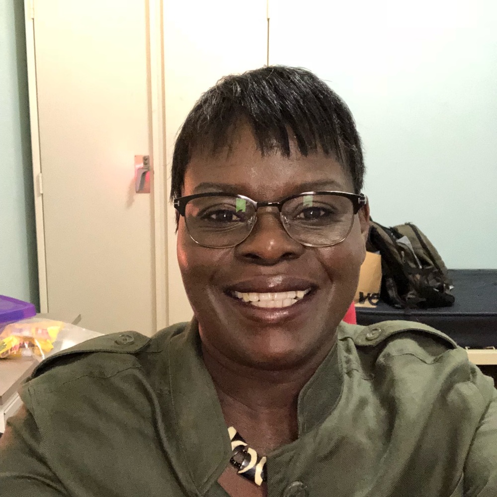 Meet your Posher, Synita